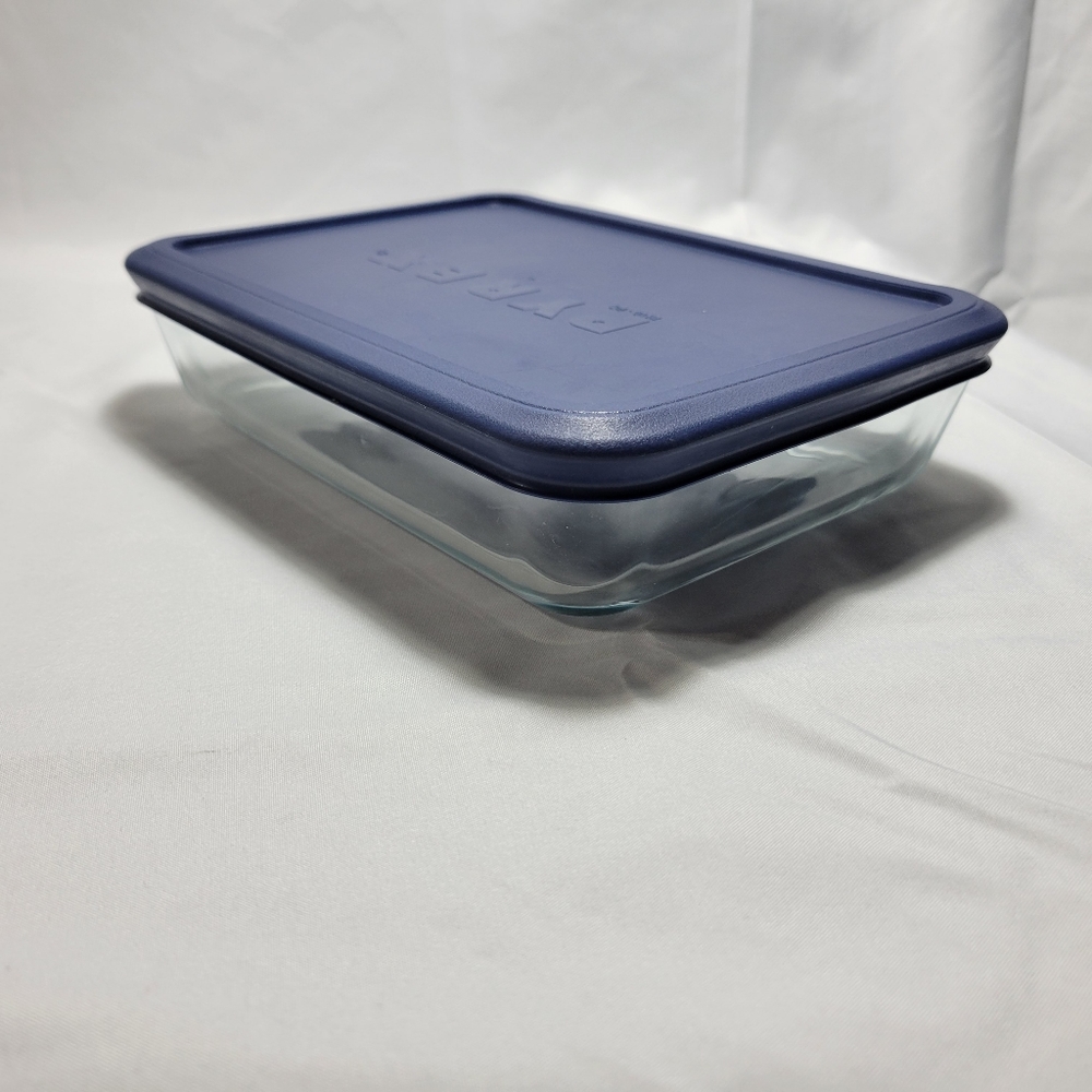 Vintage Pyrex Glassware 7210 3 Cups 750ML Blue Lid Made In USA